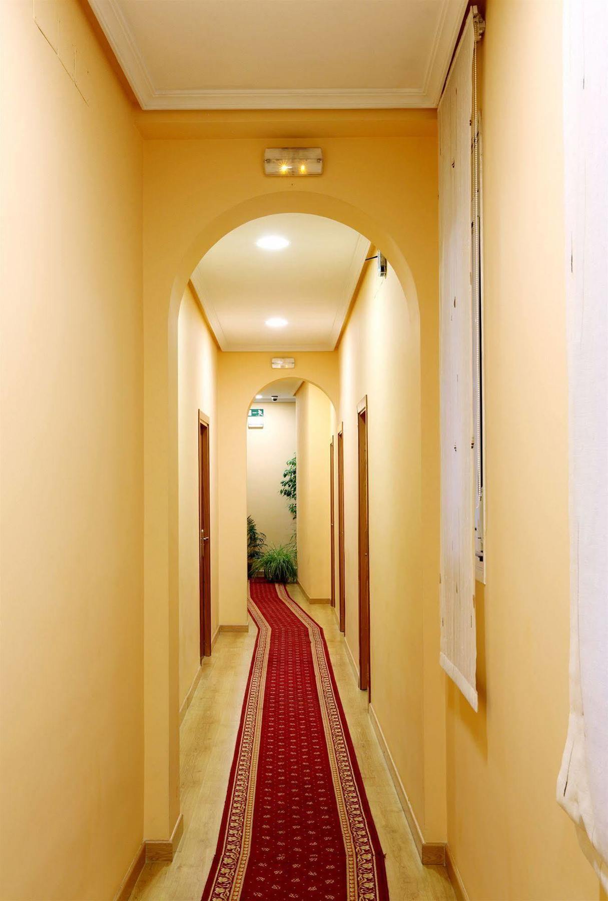Hostal Sil & Serranos Madrid Ngoại thất bức ảnh