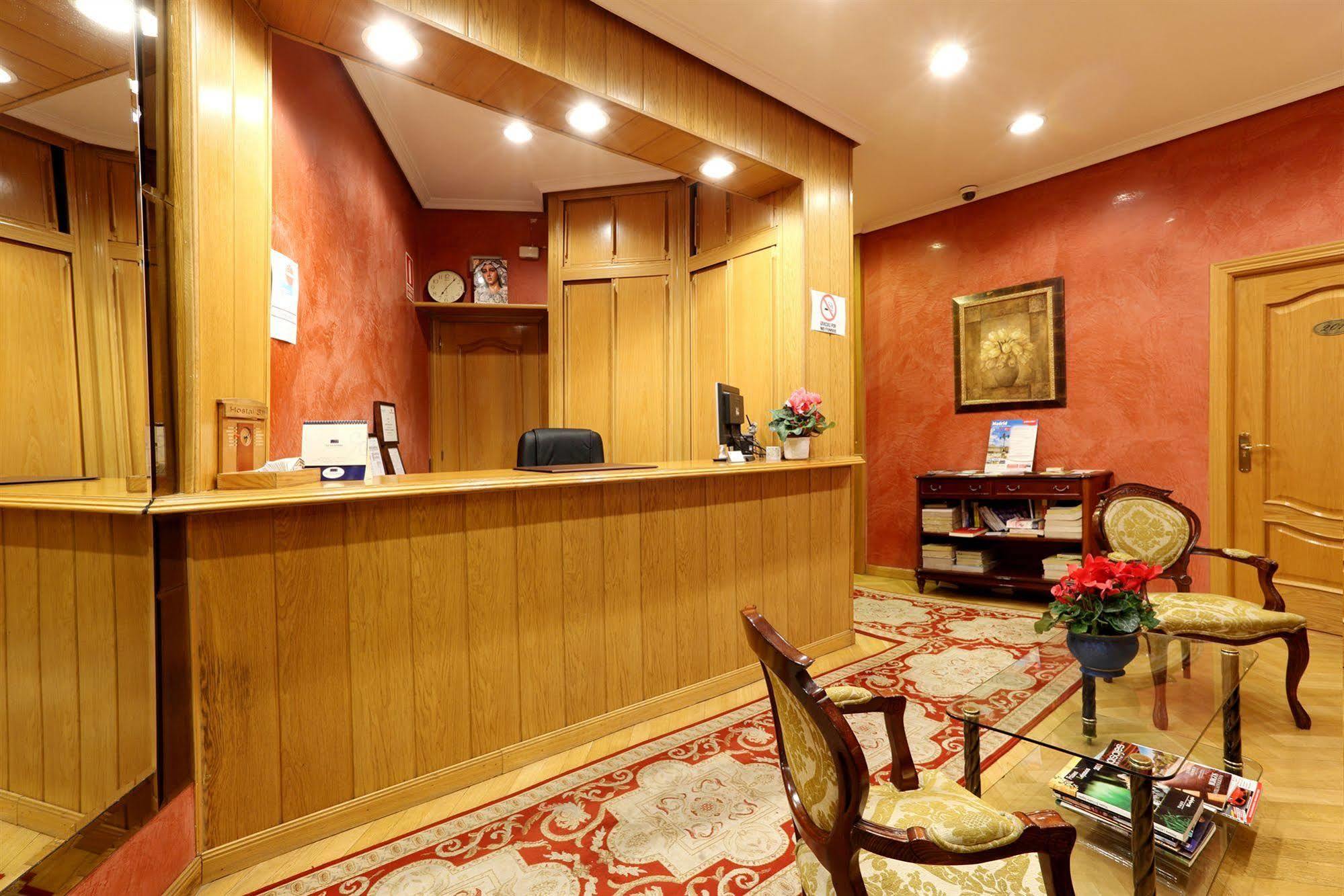 Hostal Sil & Serranos Madrid Ngoại thất bức ảnh